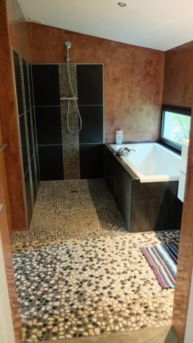סן-פייר Ti Koin Trankil Belle & Spacieuse Villa Tropicale מראה חיצוני תמונה